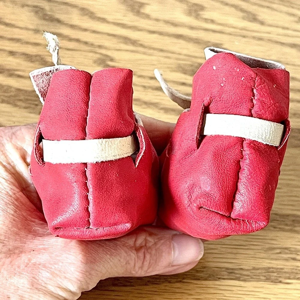 Handmade VTG Navajo Baby Moccasins 50s Deer Skin Leather Sz 0 Beaded Red Booties